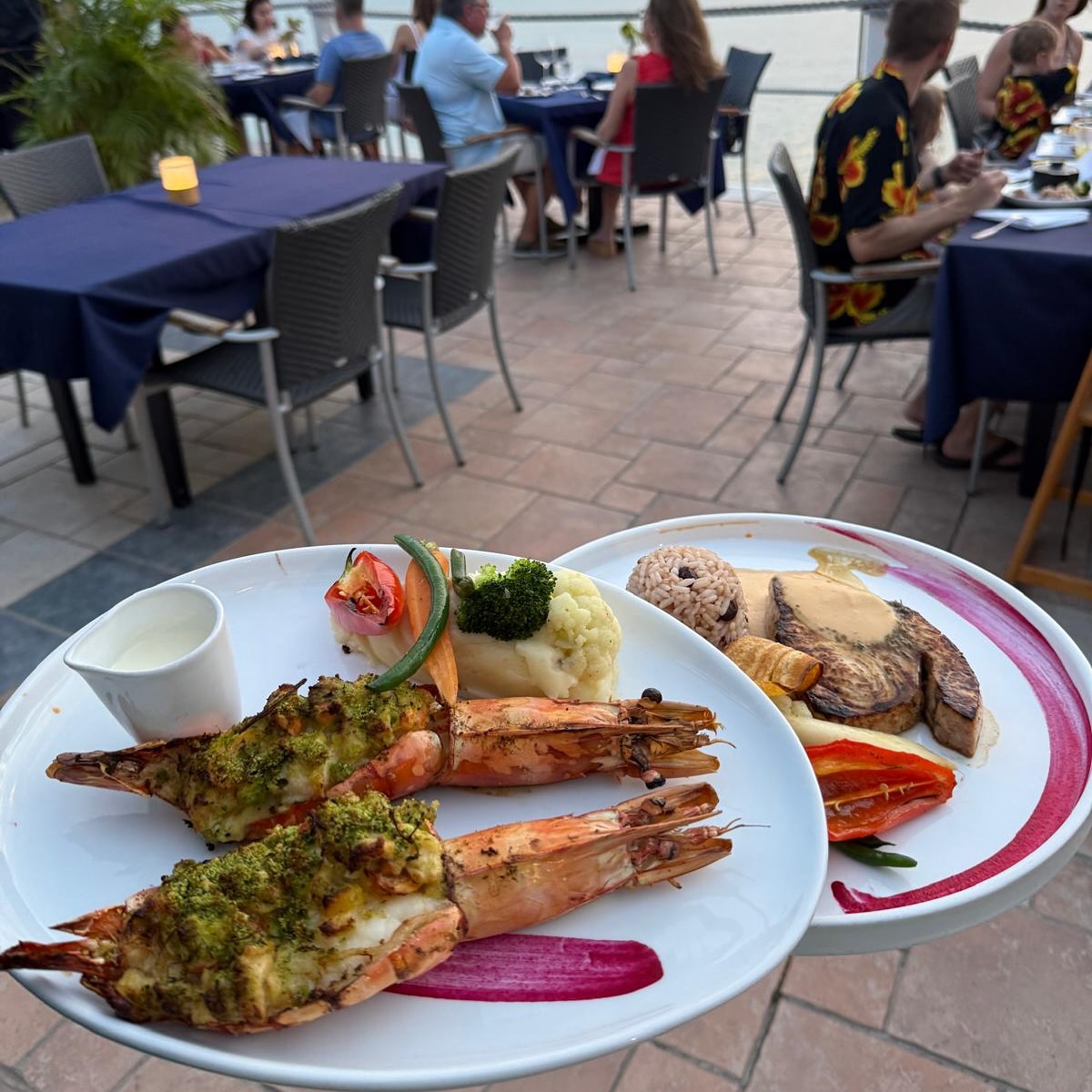 Best Seafood in Grand Cayman: Dive into Fresh Flavor at The Wharf