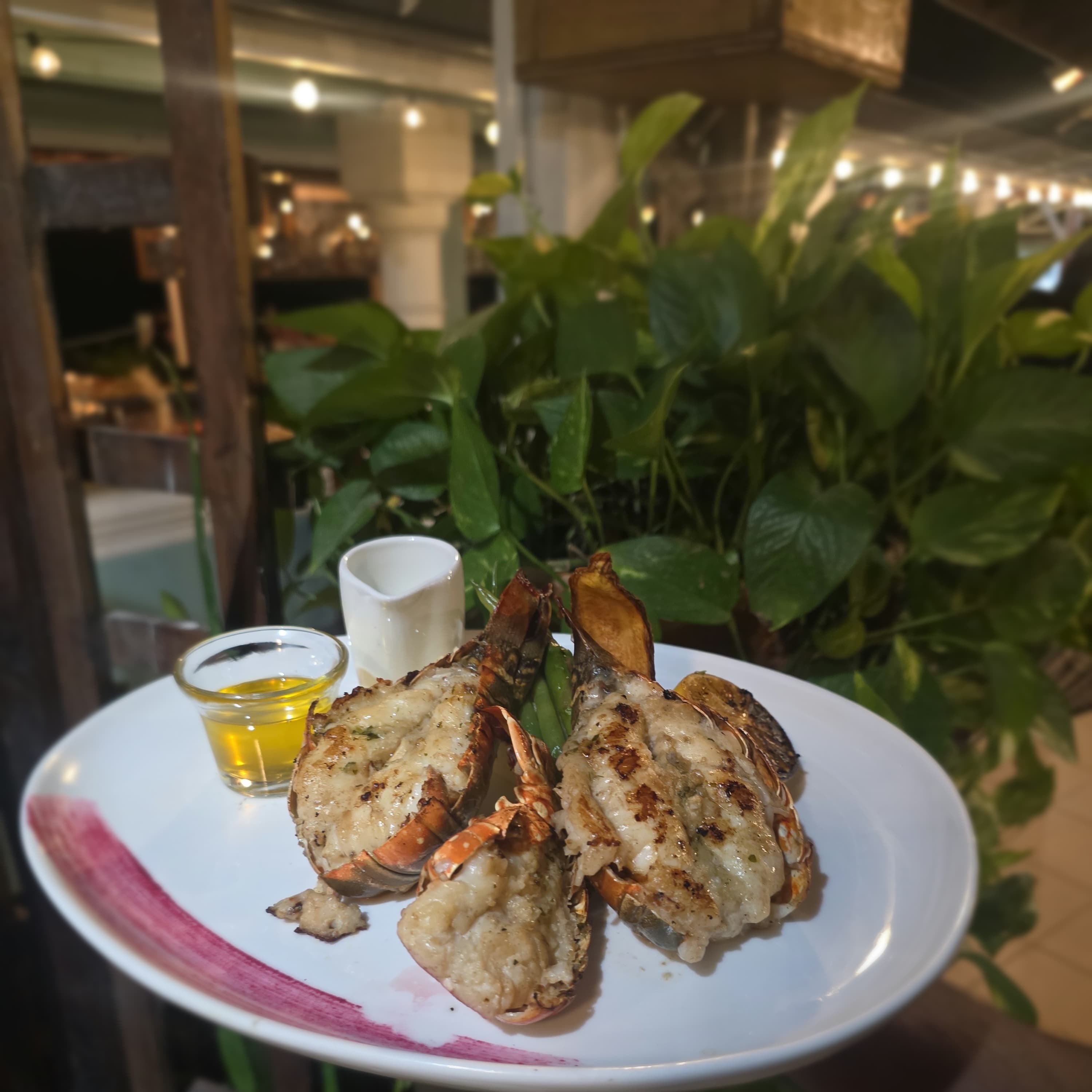 10 Must-Try Seafood Dishes in Grand Cayman for First-Time Visitors