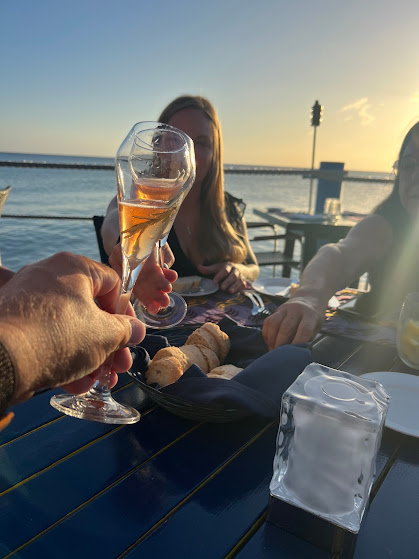 Sunset Sips and Epicurean Bliss: Grand Cayman's Fascinating Dining Scene