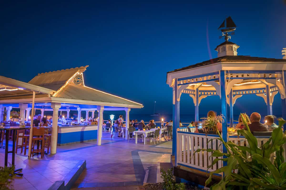 Waterfront vs Gazebo Dining! Which do you prefer?