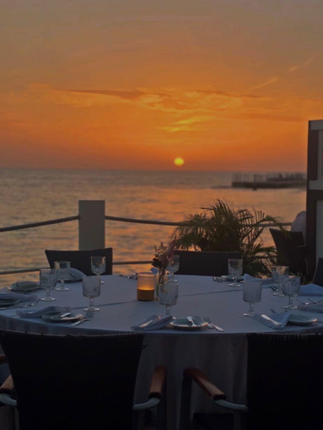 waterfront dining in Grand Cayman