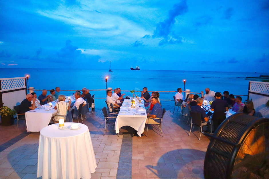 Best Places to Eat in Grand Cayman in December