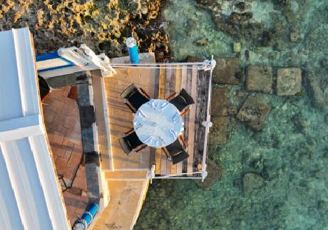 Outdoor Dining in the Cayman Islands