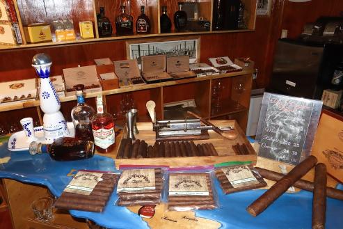 PAPI'S CIGAR & BOURBON COLLECTION
