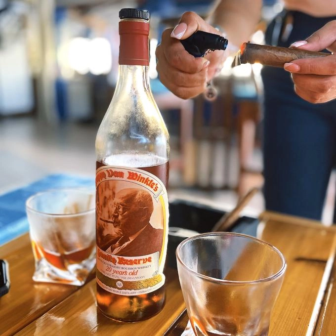 Papi's Cigar Collection & Wines